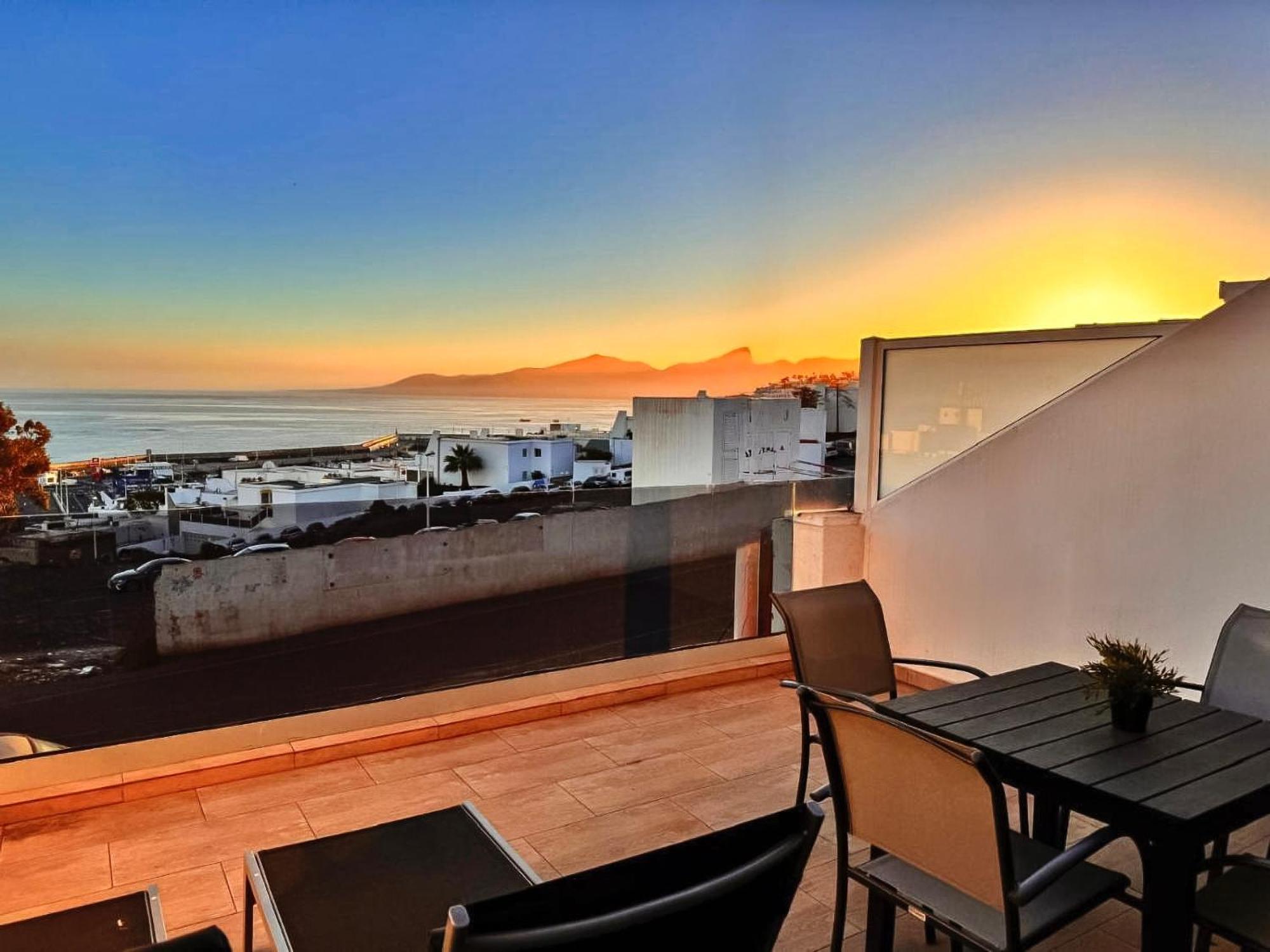 Arthouse Sea View - Acquamarina E Zaffiro Villa Puerto del Carmen  Bagian luar foto